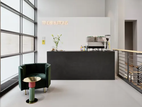 Caf&eacute; Tender Buttons